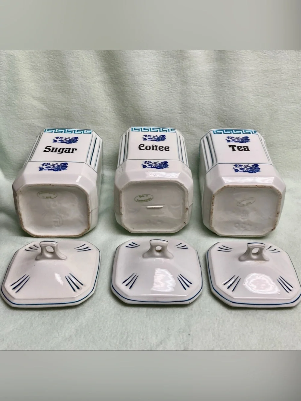 Vintage, Rare, Set of 3 Blue Willow Ceramic Canisters with 2 Lids 9in x 4.5in